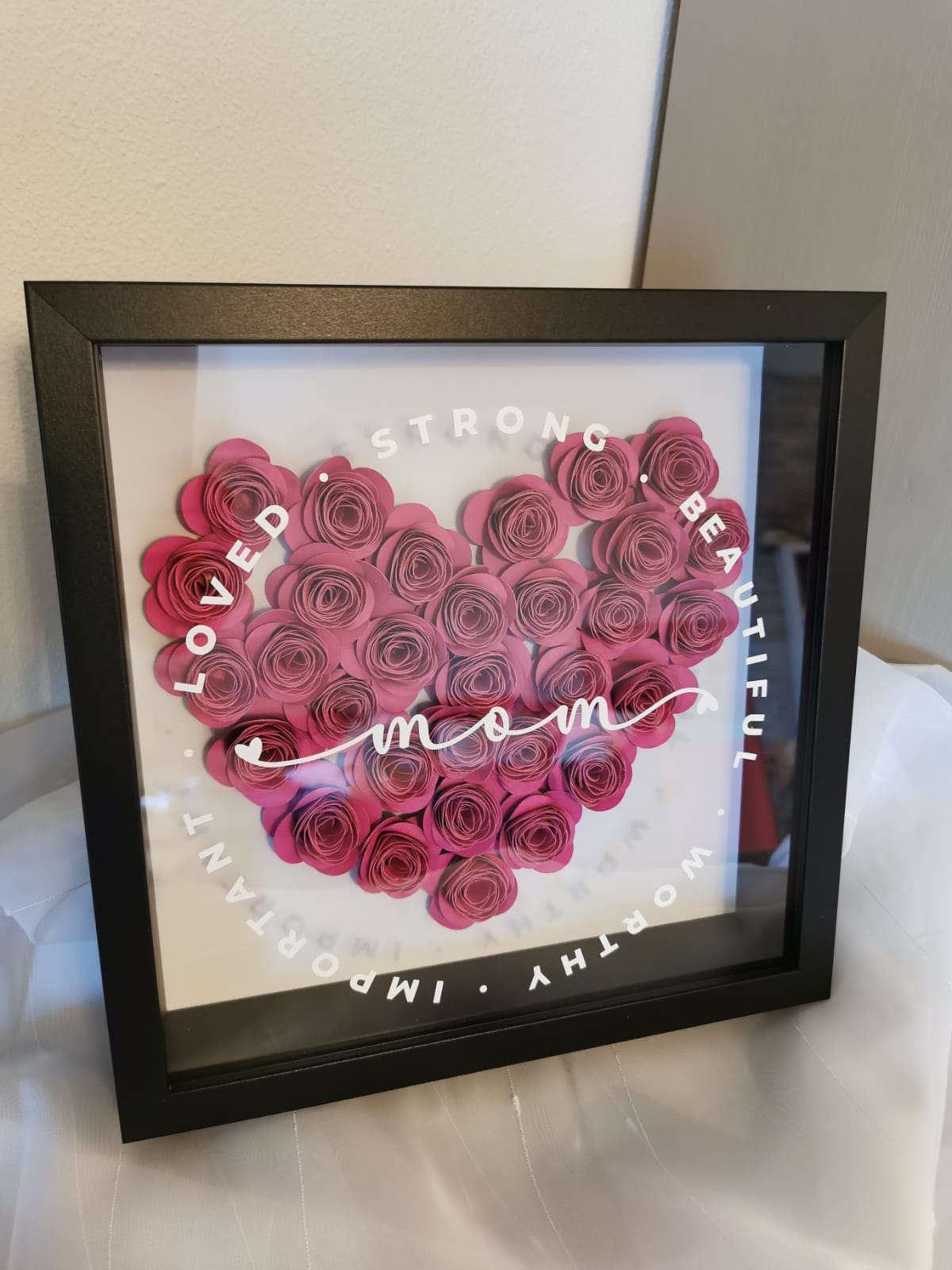 Rosenrahmen Schwarz mit Pinken Blumen