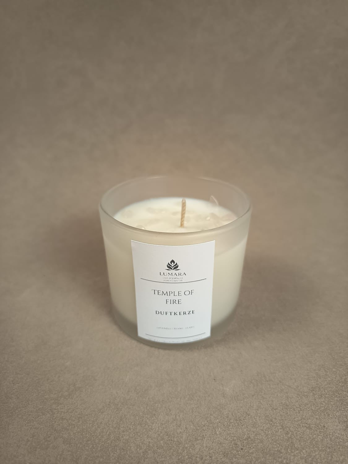Handgemachte Duftkerze „Temple of Fire“ aus Sojawachs von LUMARA – spirituelle Ritualkerze für Achtsamkeit und Transformation