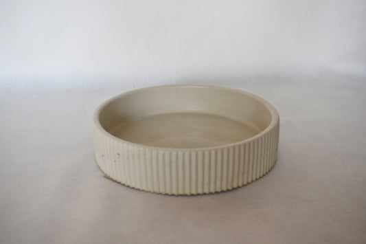 Betonschale rund mit Rillen