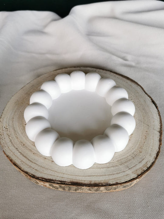 Rundes Dekotablett mit Kugelrand – Handgemachte Ablageschale Weiß | Keramik-Look & modernes Design