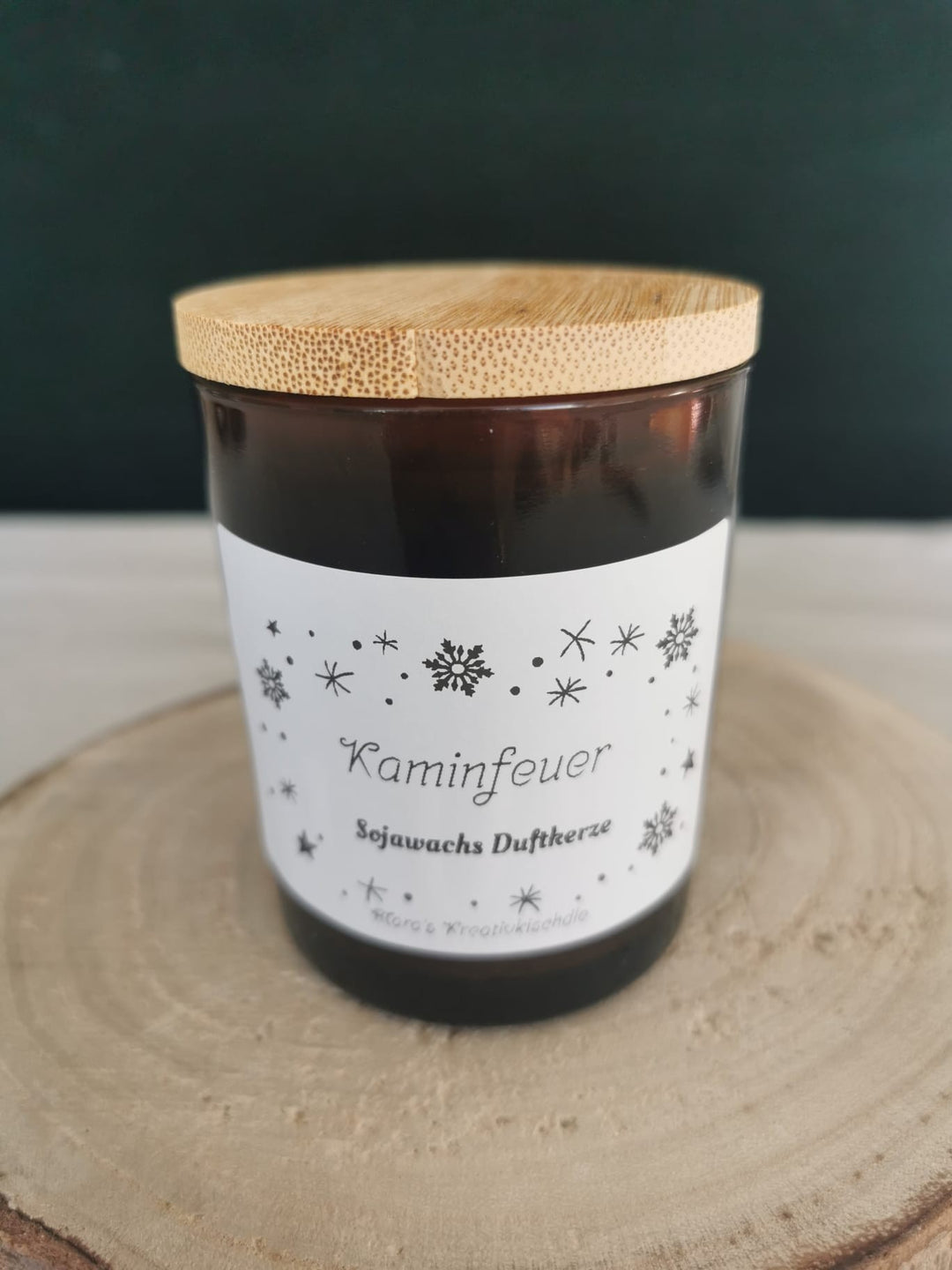Kaminfeuer Sojawachs Duftkerze im Braunglas mit Bambusdeckel – handgegossen, warmer holziger Kamin-Duft, nachhaltige Winterkerze